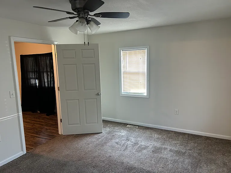 2428 Clyde Park Ave SW — Photo 8