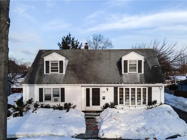 77 Minto St, Providence, RI 02908