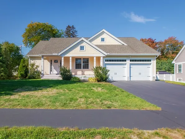 1 Marshall Way, Seabrook, NH 03874