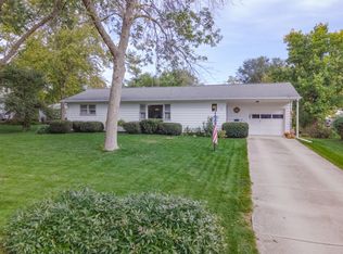 108 E 5th St, Gridley, IL 61744