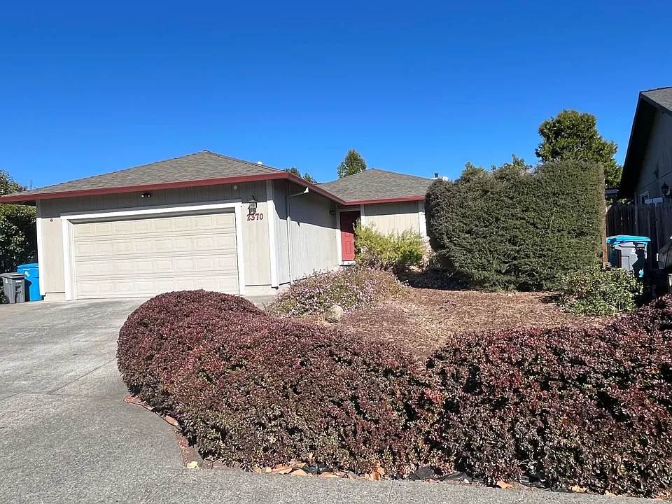 2370 Pinercrest Dr