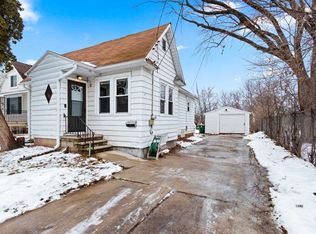 821 School Pl, Green Bay, WI 54303