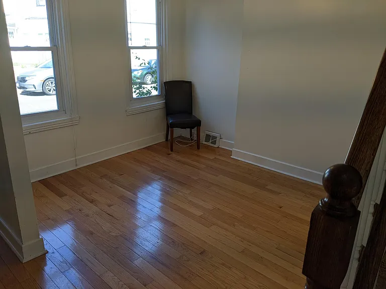 Almond St — Photo 9