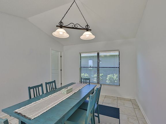 4th image of 6633 Wild Elm Ct