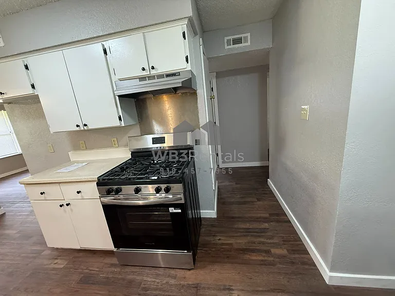 5421 W 77th St S — Photo 7