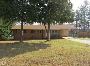 765 Skyline Dr, Toccoa, GA 30577