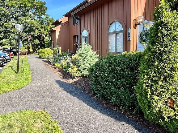4th image of 212 Falcon Court