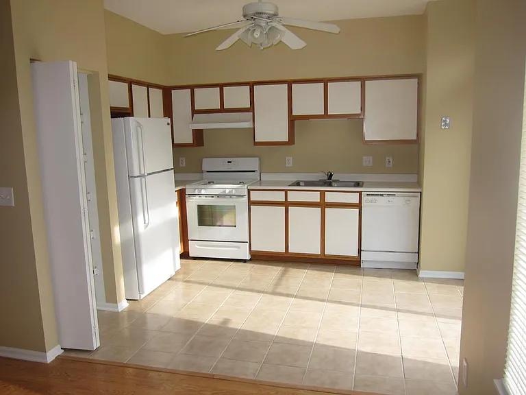 13908 S Oakdale Ct — Photo 5