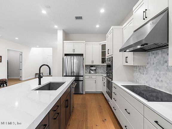 4th image of 11415 MADELYNN Drive