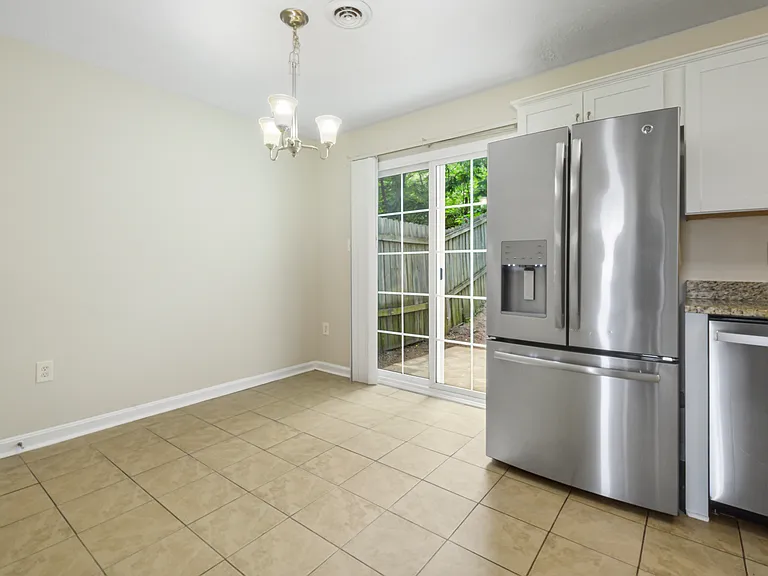 206 Ash Hollow Dr — Photo 7