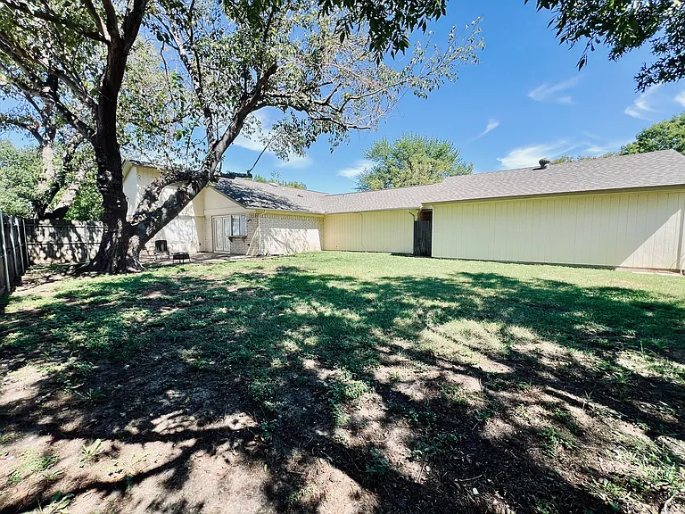 2102 Richwood Dr — Photo 29