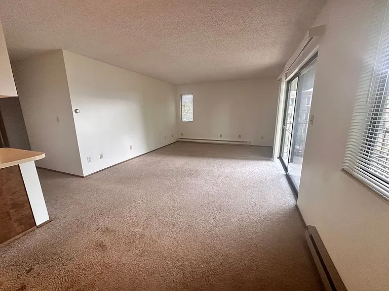 1013&1021 1033 Kirkland Ave NE — Photo 8