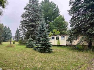 6941 Ole White Dr, Lake Ann, MI 49650