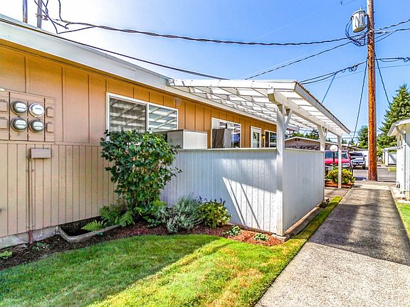 3rd image of 330 7th Pl SE APT 4