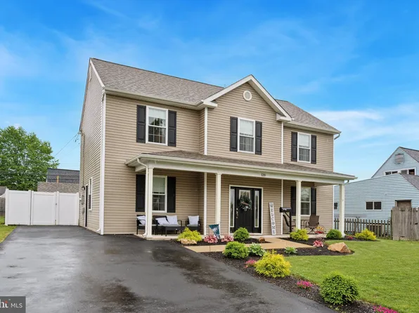 120 Northturn Ln, Levittown, PA 19054