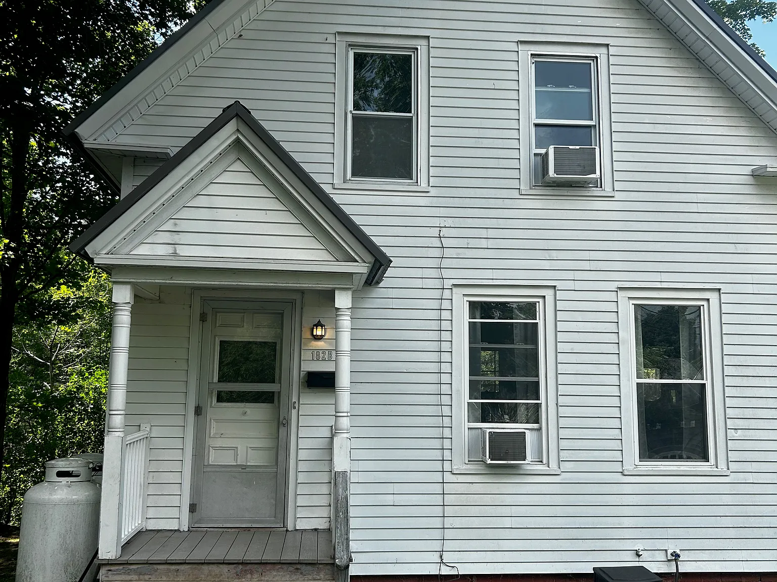 3 bed, $1,925 — Photo 1