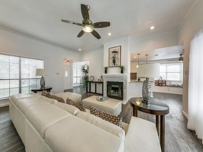 810 Aspen Ln, Desoto, TX, 75115