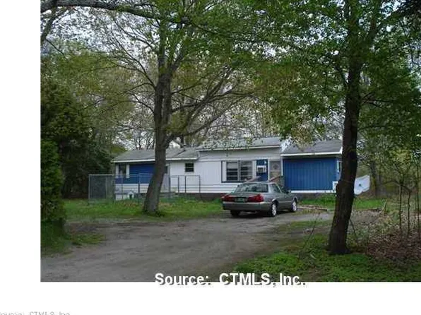 24 Meadow Rd, Clinton, CT 06413