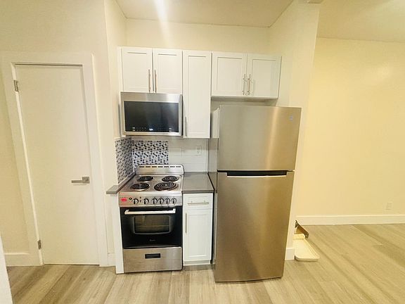 3rd image of 197 Clinton Ave #D2