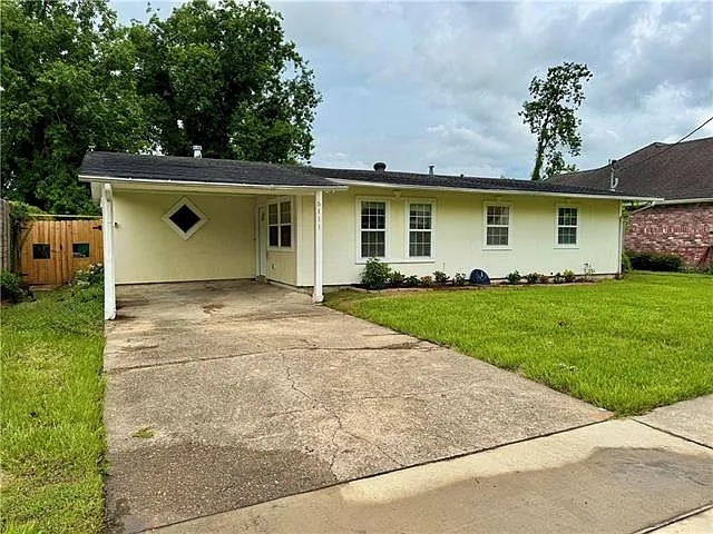 3 bed, 1.0 bath, 1335 sqft, $1,795 — Photo 2
