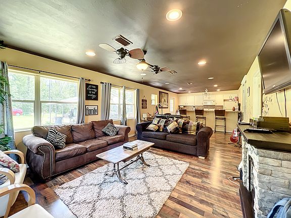 3rd image of 5401 SE 162nd St #1