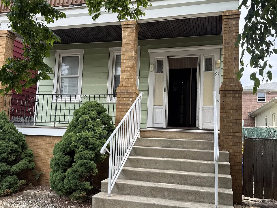 91 Guilden St #1
