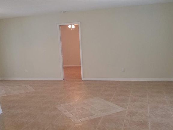 3rd image of 2113 SE 8th Ter