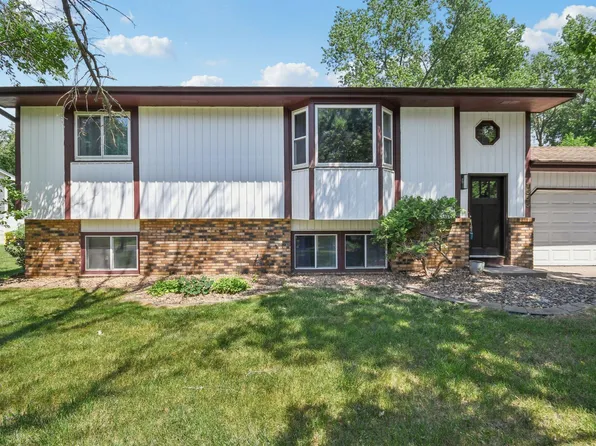1555 Lois Dr, Shoreview, MN 55126