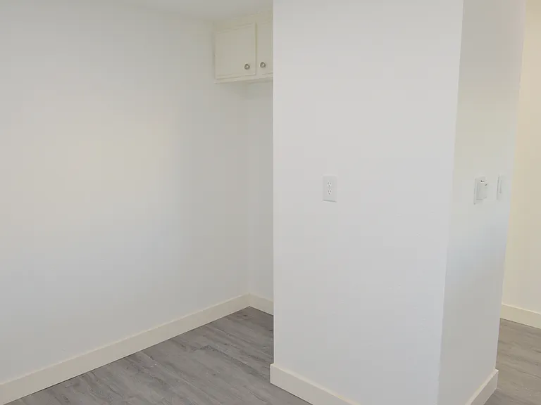 11968 York Ave #8 — Photo 16
