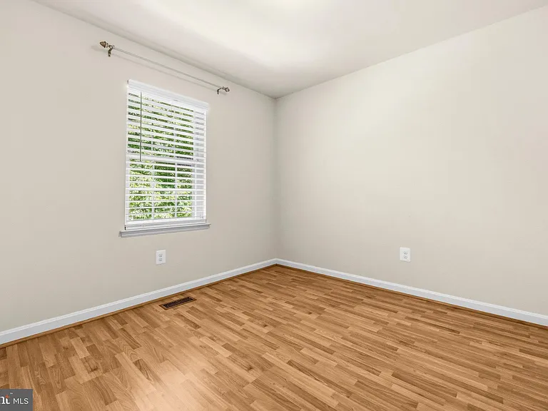 8931 Park Forest Dr — Photo 22