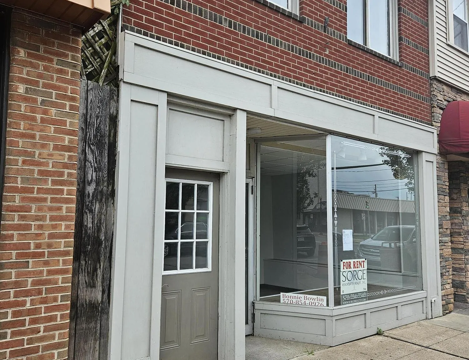 Studio, 984 sqft, $1,250 — Photo 2