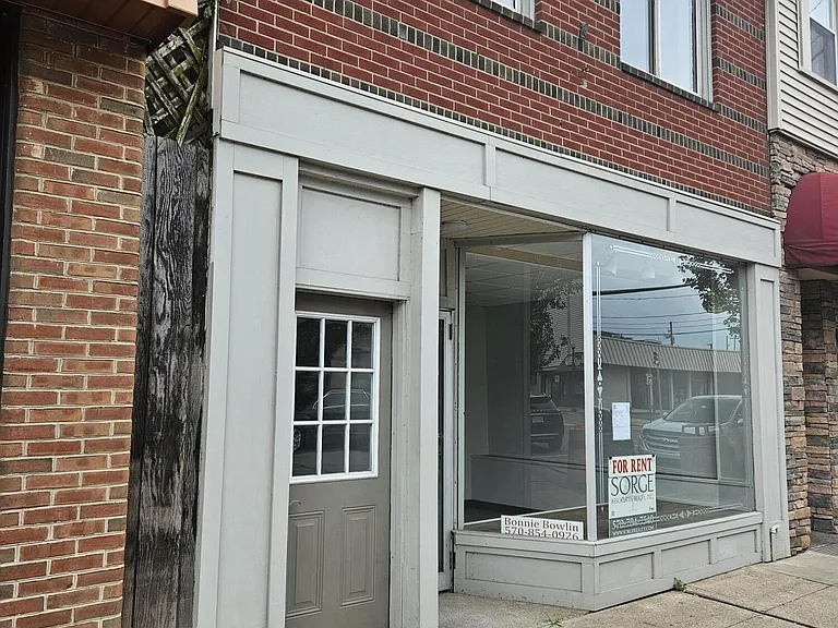 142 W Front St — Photo 2