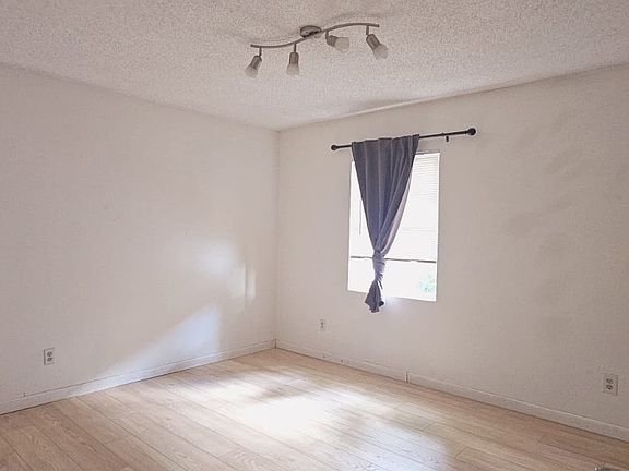 4th image of 5014 W Idaho St