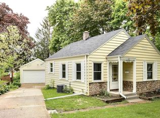 N85W16304 Arthur Ave, Menomonee Falls, WI 53051