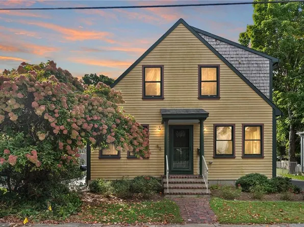 52 S Fair St, Warwick, RI 02888