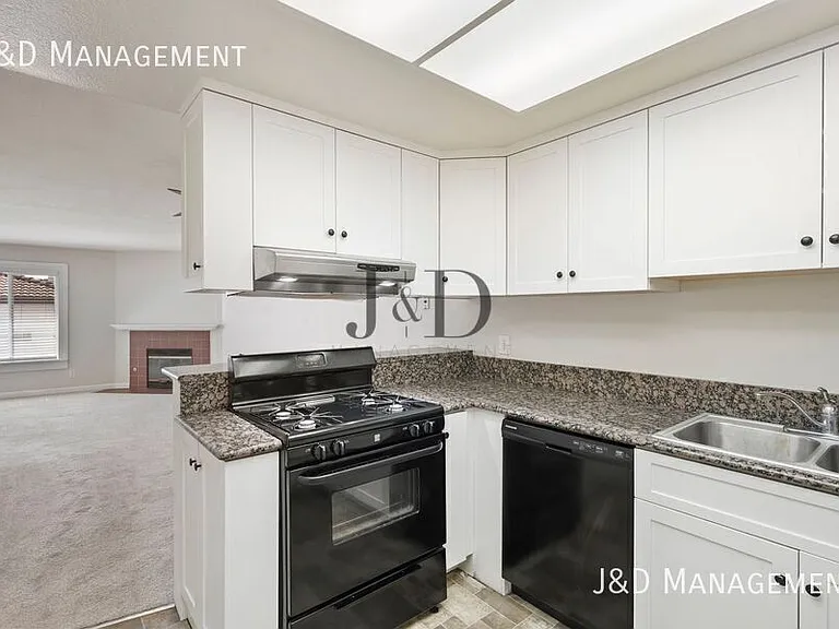 9829 Caspi Gardens Dr #4 — Photo 6