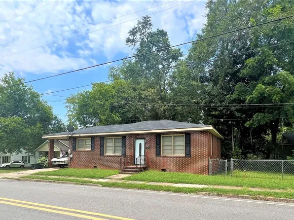 172 S Tusten St, Elberton, GA 30635