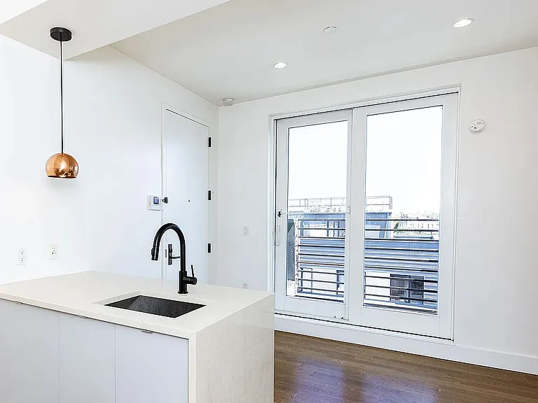 162 Central Ave #4 — Photo 4