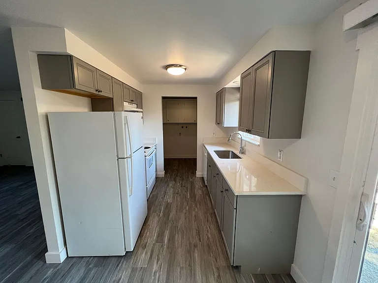 3648 SE 108th Ave — Photo 3