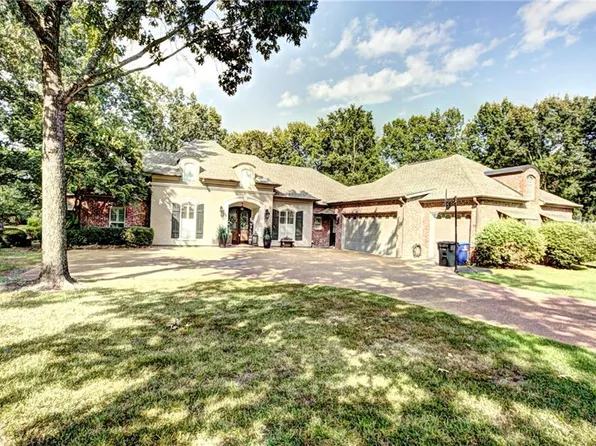 141 Fox Run Dr, Natchitoches, LA 71457