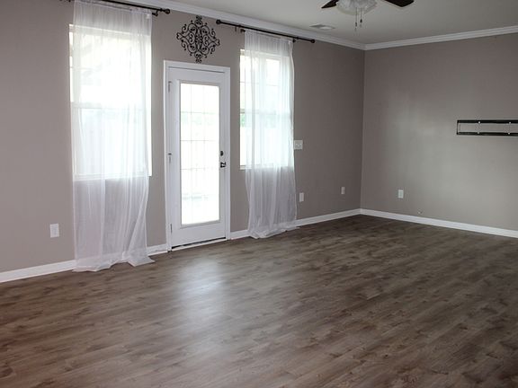 5th image of 138 Lyonshall St