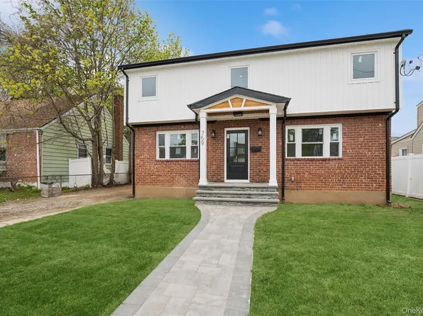 759 Barry Place, Uniondale, NY 11553