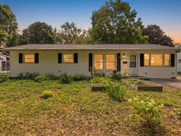 2209 Prairie Rd, Madison, WI 53711