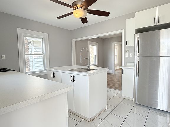 3rd image of 2177-2181 Howard Ave #2177