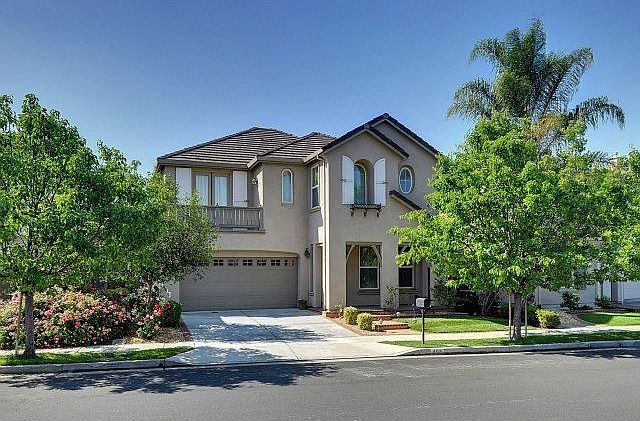 1st image of 402 Violeta Ct