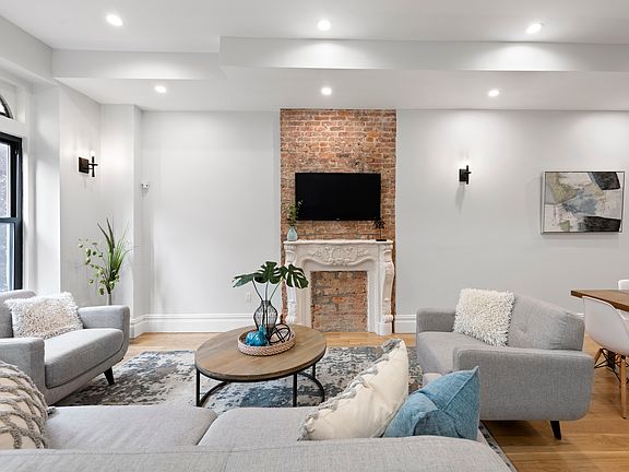 2nd image of 734 Halsey St #2