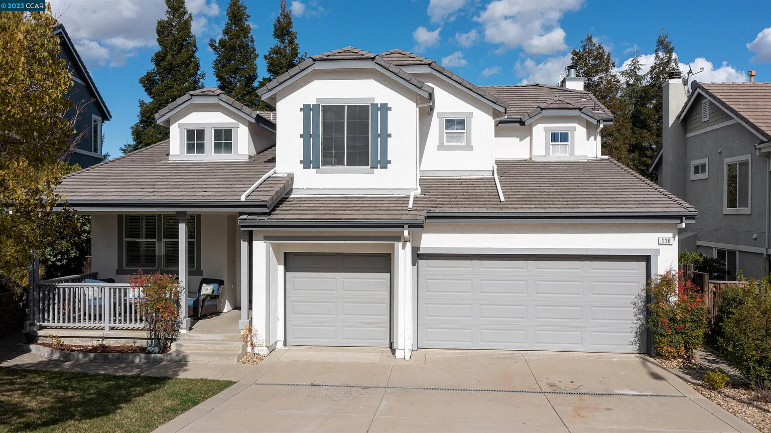 116 E Country Club Dr photo 1