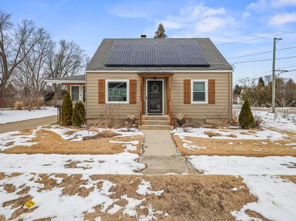 304 W Van Buren St, Marengo, IL 60152