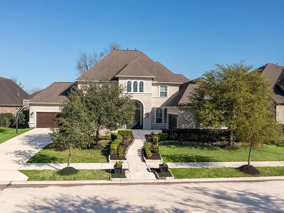 9407 Fox Bend Ln