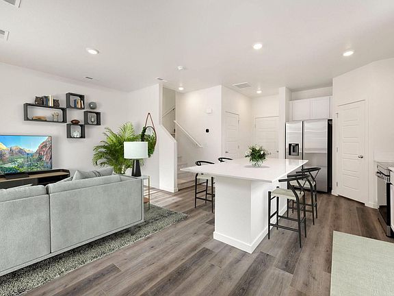 812 - Silvercliff Townhome Staged Kitchen